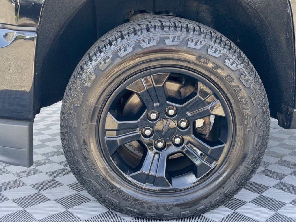 Used 2017 Chevrolet Silverado 1500 LTZ Z71 w/ LTZ Plus Package AWD/4WD image 13