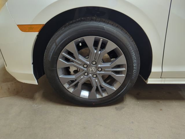 New 2026 Honda Odyssey Touring image 25