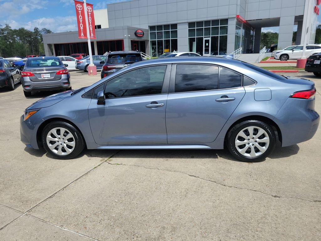 Certified 2025 Toyota Corolla LE FWD image 2
