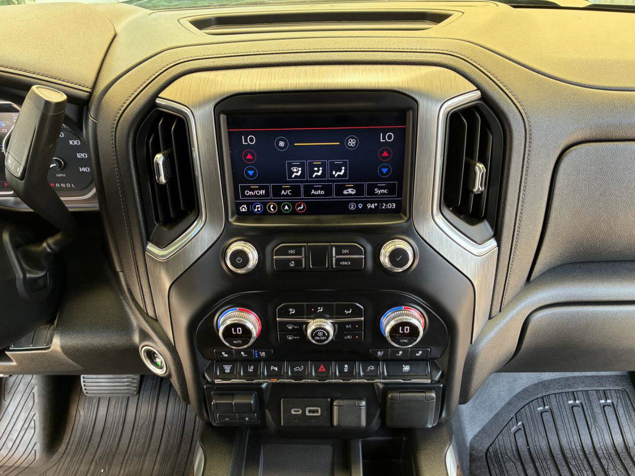 Used 2021 GMC Sierra 3500 Denali w/ Denali Ultimate Package AWD/4WD image 22