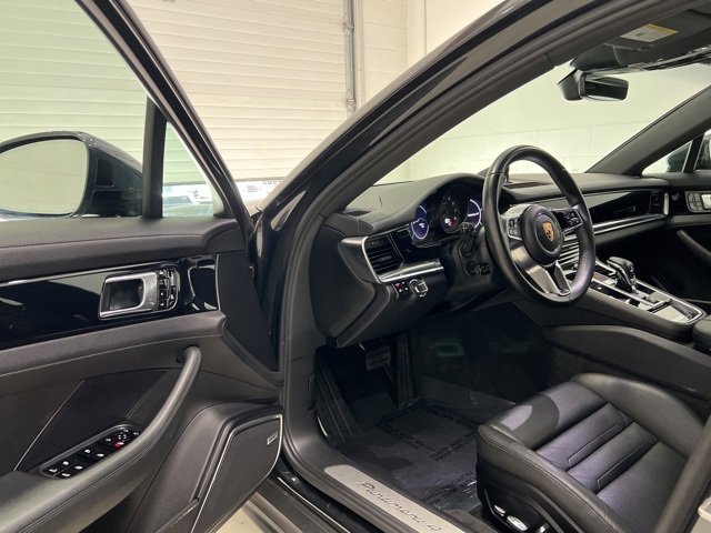 Used 2019 Porsche Panamera image 13