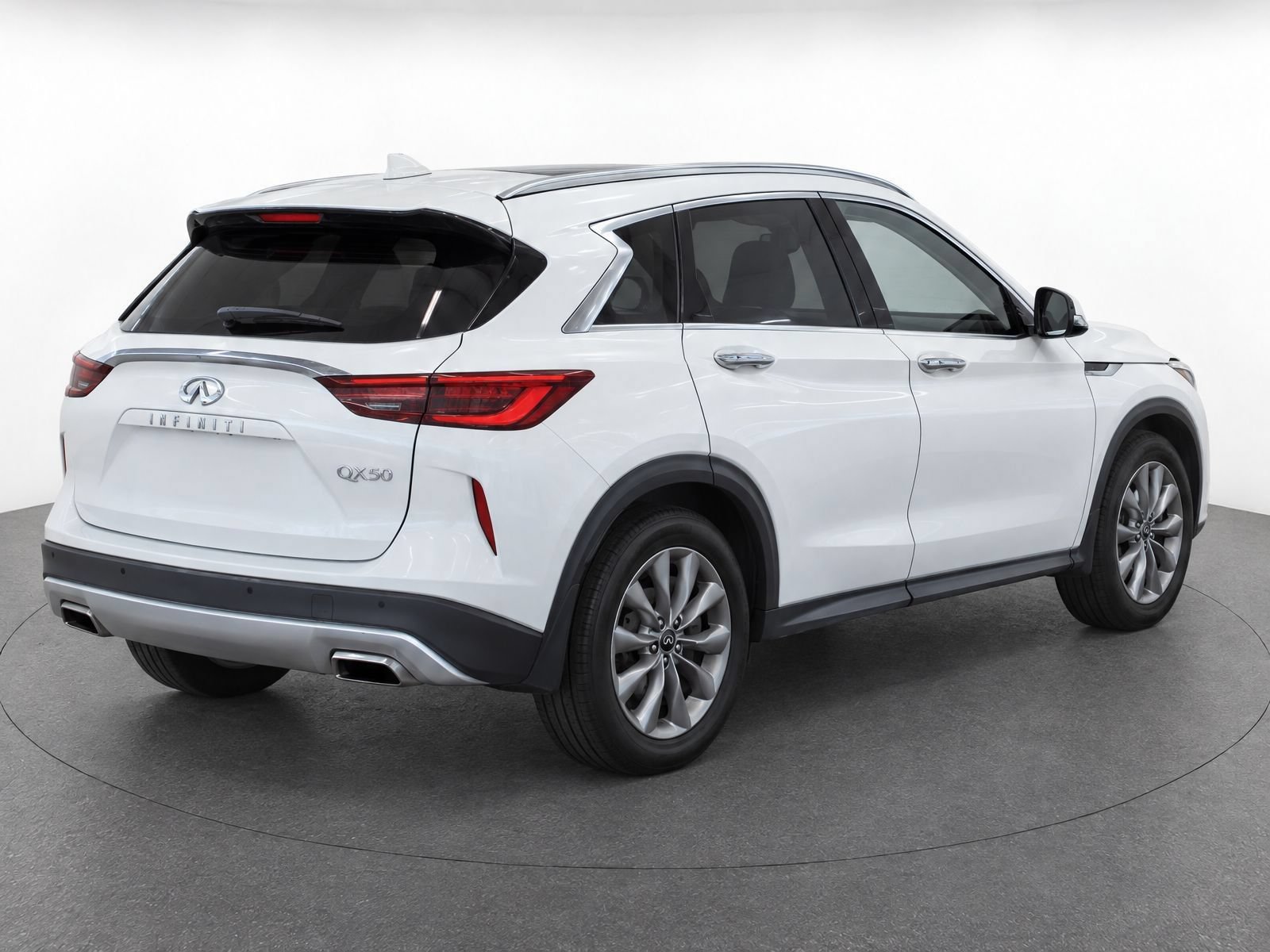 Used 2022 INFINITI QX50 Luxe FWD image 8