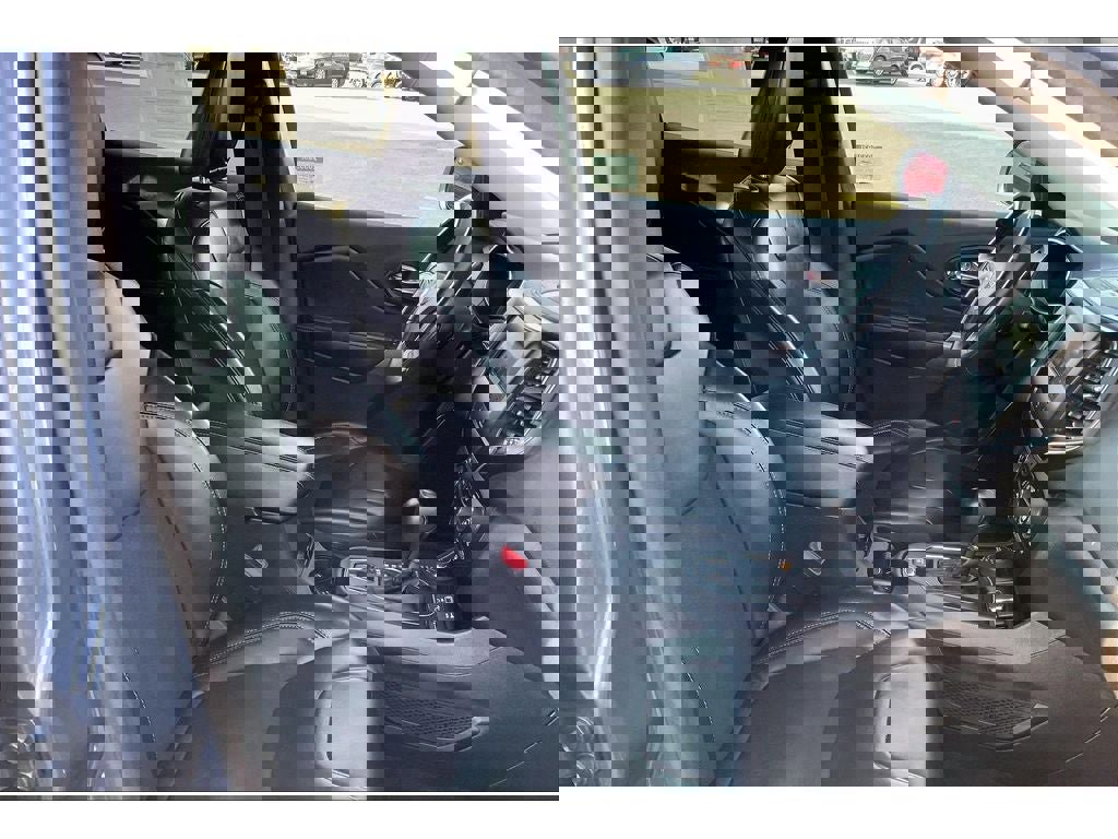 Used 2020 Jeep Cherokee Latitude Plus w/ Cold Weather Group image 8