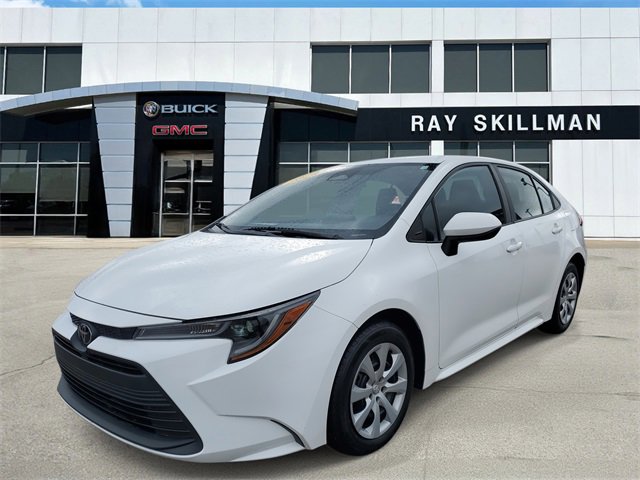 Used 2024 Toyota Corolla LE image 3
