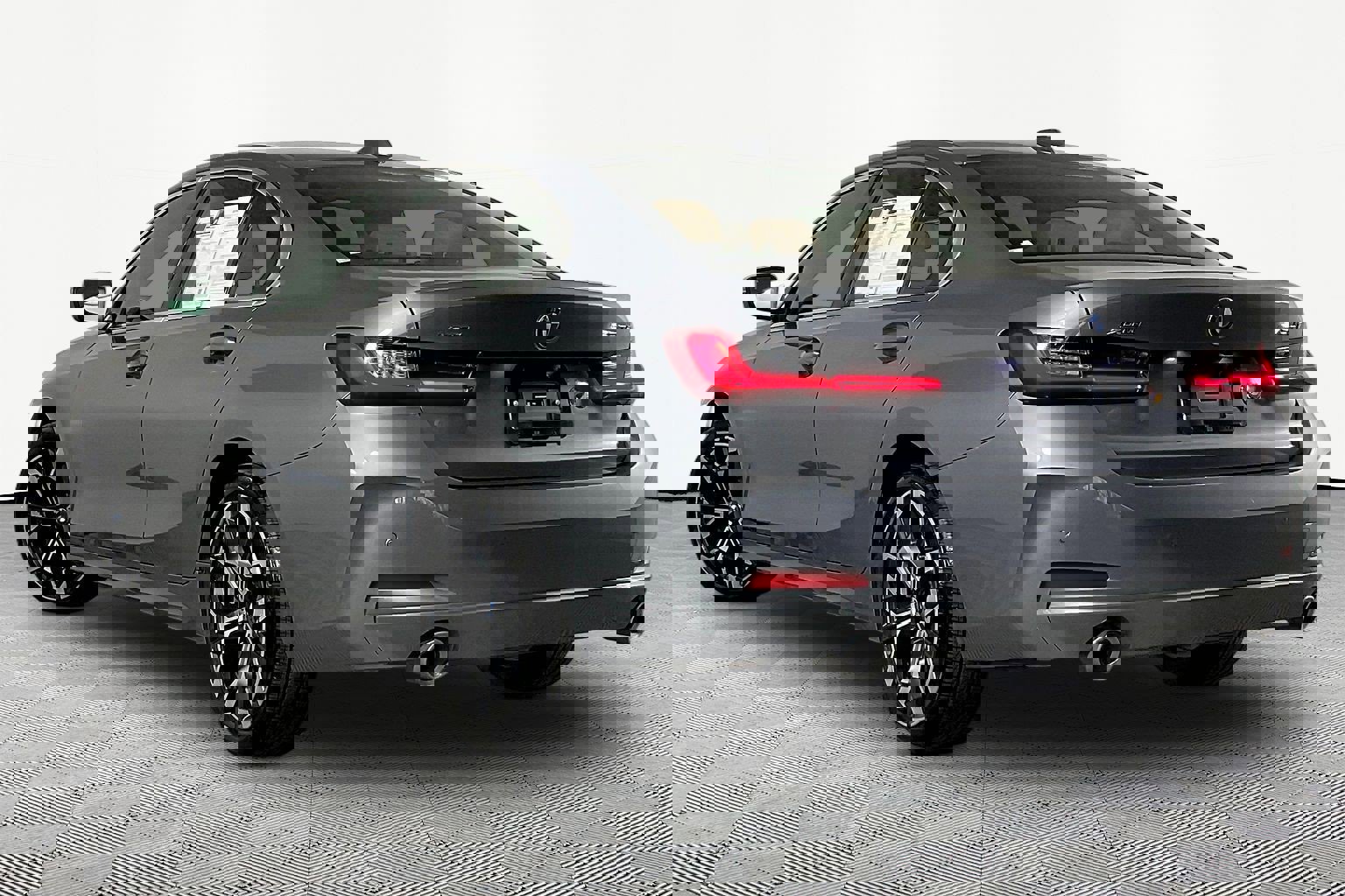 Certified 2025 BMW 330i xDrive Sedan w/ Convenience Package image 5