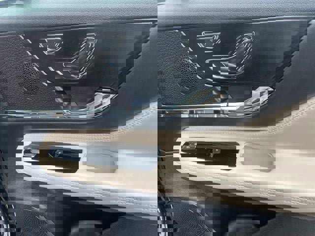 Used 2025 Lincoln Corsair Grand Touring w/ Equipment Group 301A image 22