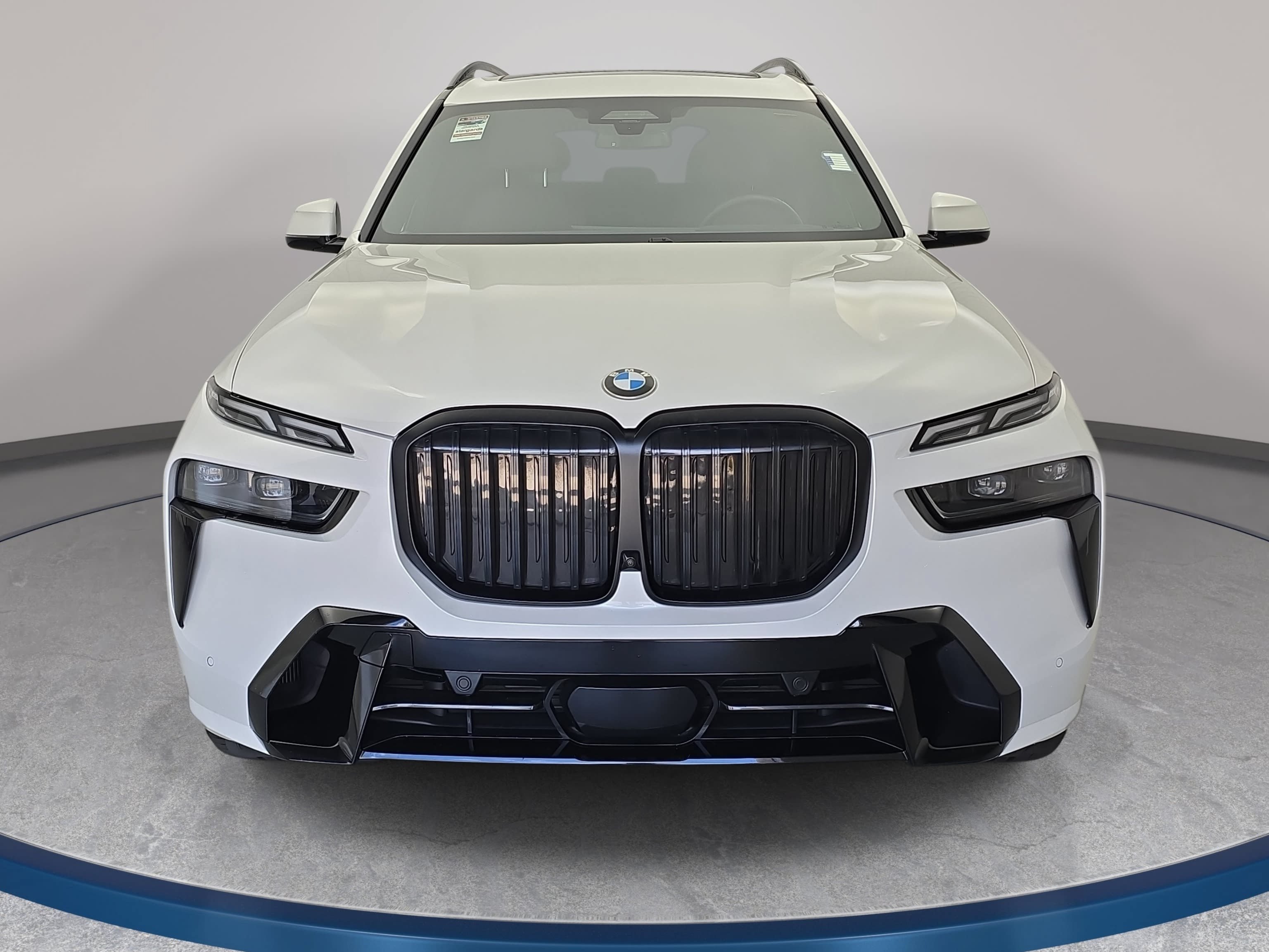 Used 2024 BMW X7 xDrive40i w/ M Sport Package AWD/4WD image 2