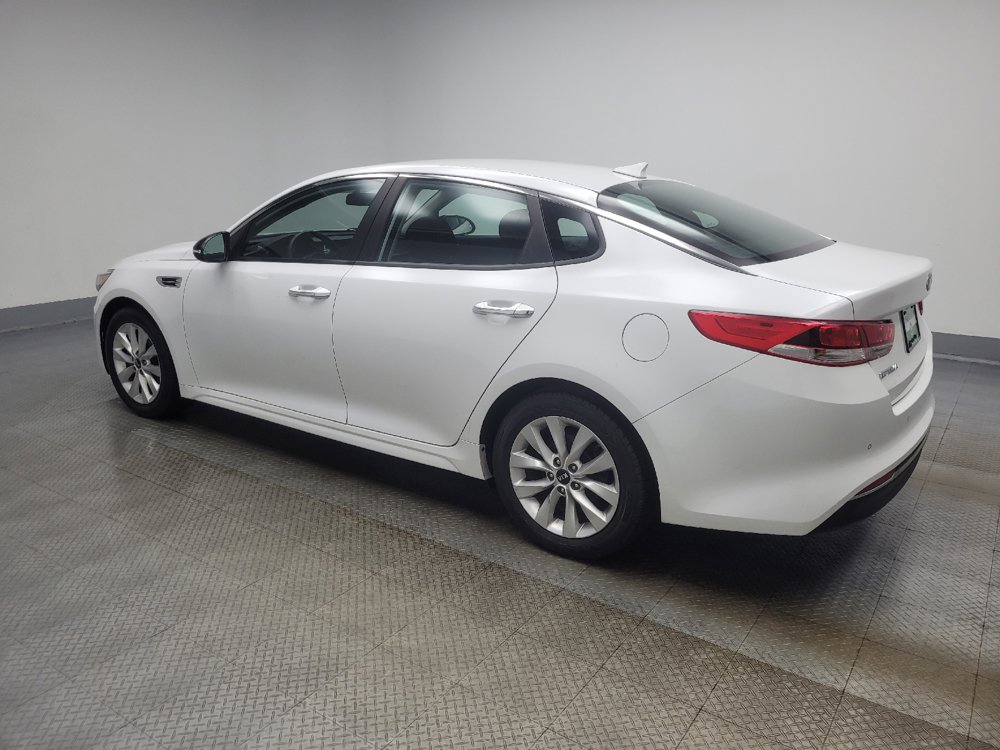 Used 2018 Kia Optima LX w/ 17" Alloy Wheels Package FWD image 3