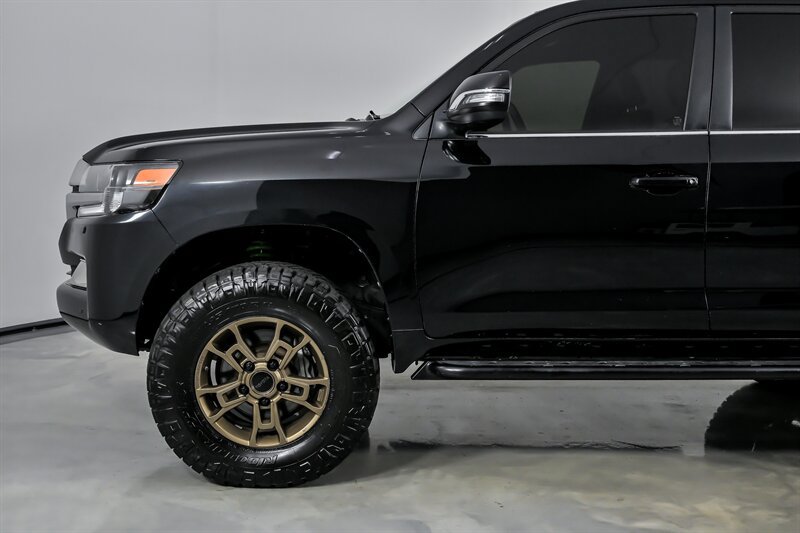 Used 2020 Toyota Land Cruiser Heritage Edition AWD/4WD image 6