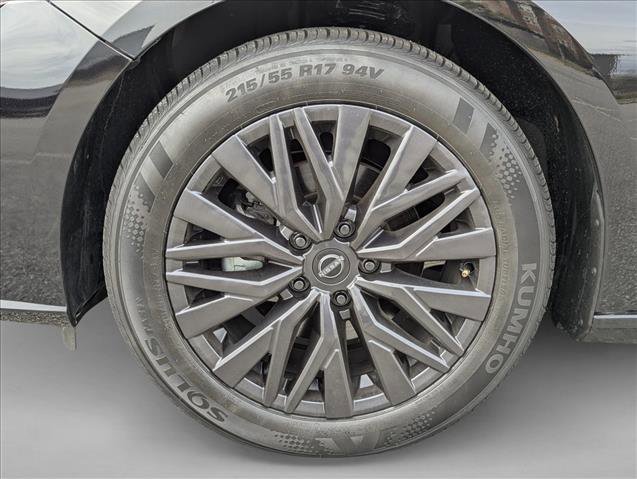 Used 2025 Nissan Altima 2.5 SV image 9