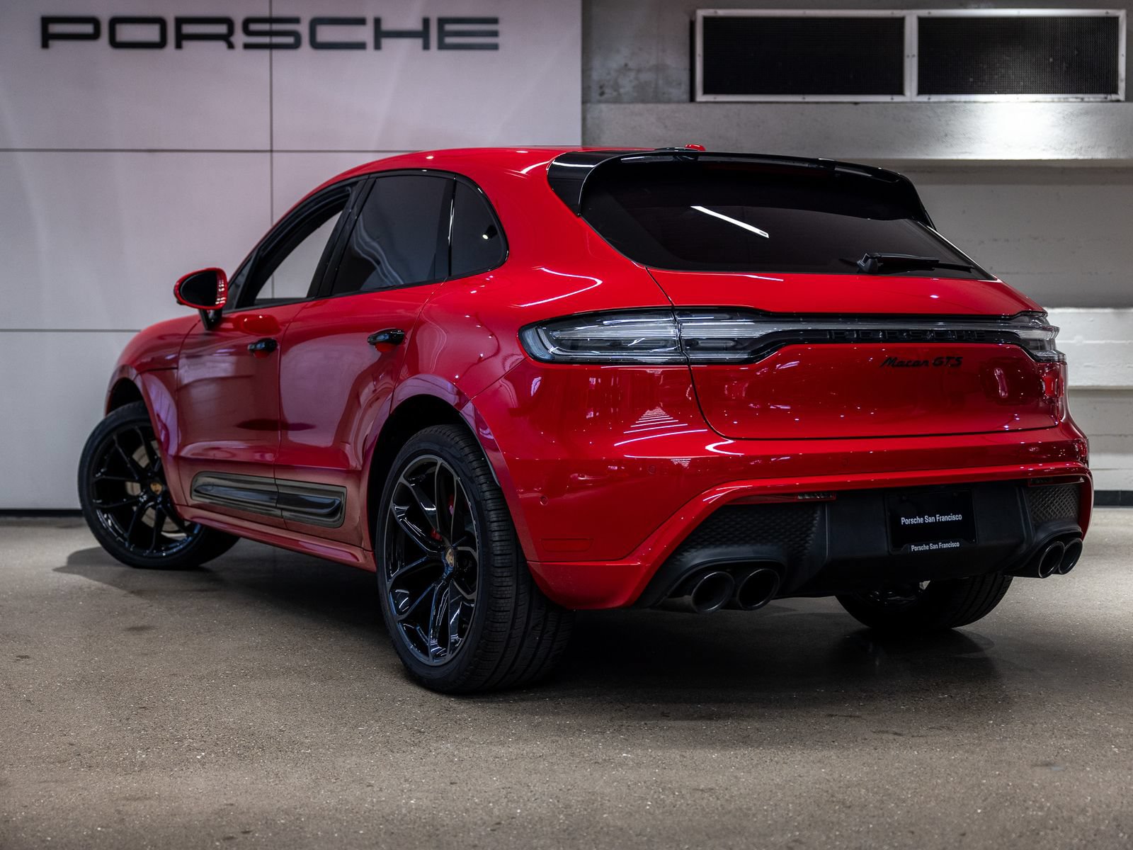 Certified 2024 Porsche Macan GTS AWD/4WD image 3