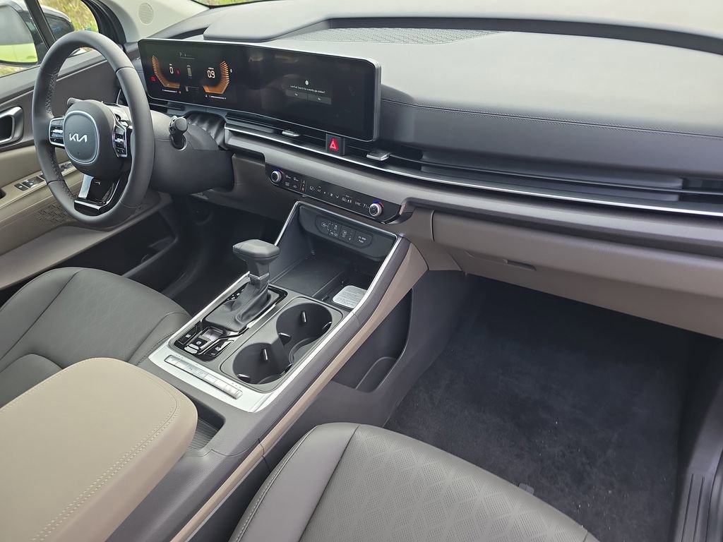 New 2026 Kia Carnival EX FWD image 12