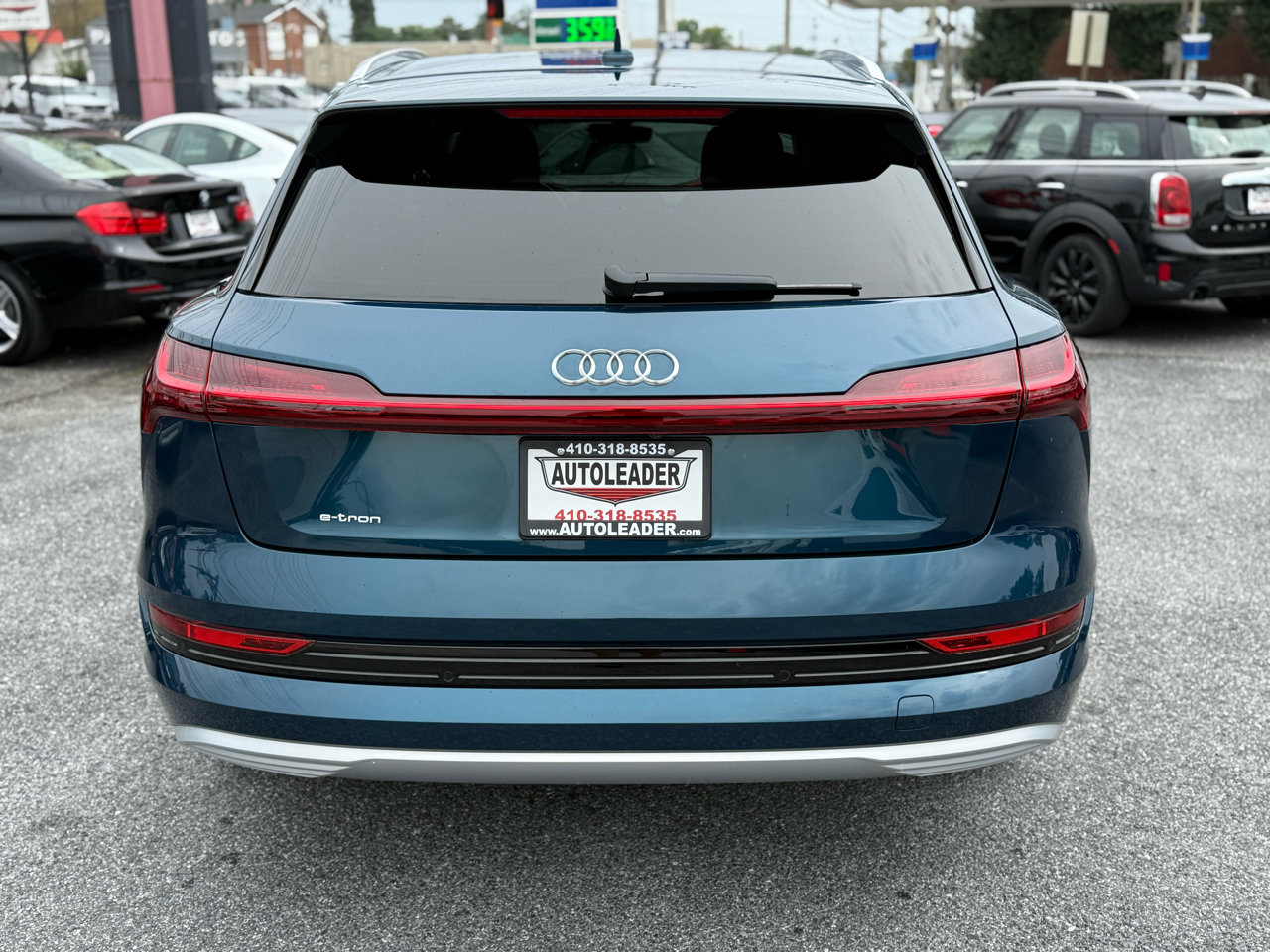 Used 2019 Audi e-tron Premium Plus image 9