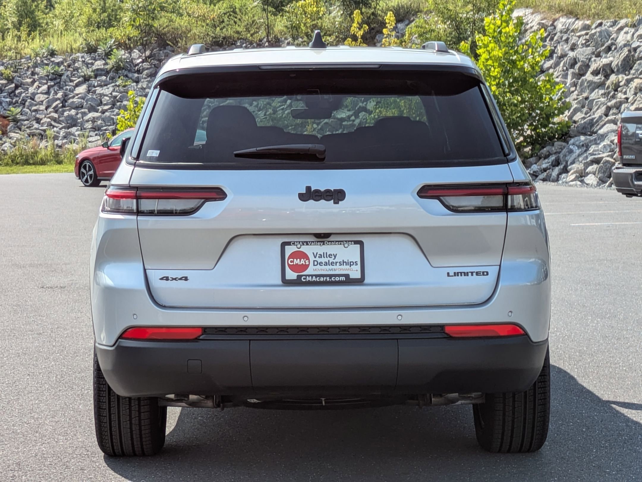 New 2025 Jeep Grand Cherokee L Limited w/ Black Appearance Package image 6