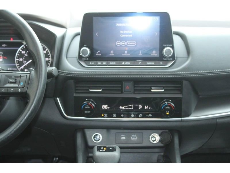 Used 2023 Nissan Rogue SV image 16
