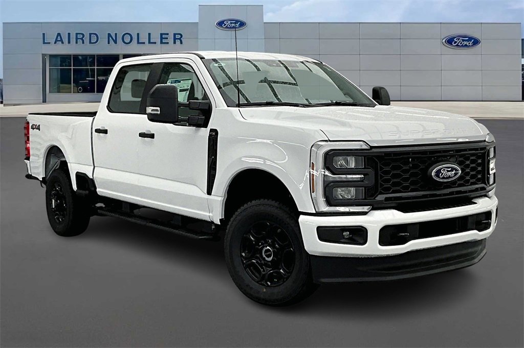New 2026 Ford F250 4x4 Crew Cab Super Duty image 2