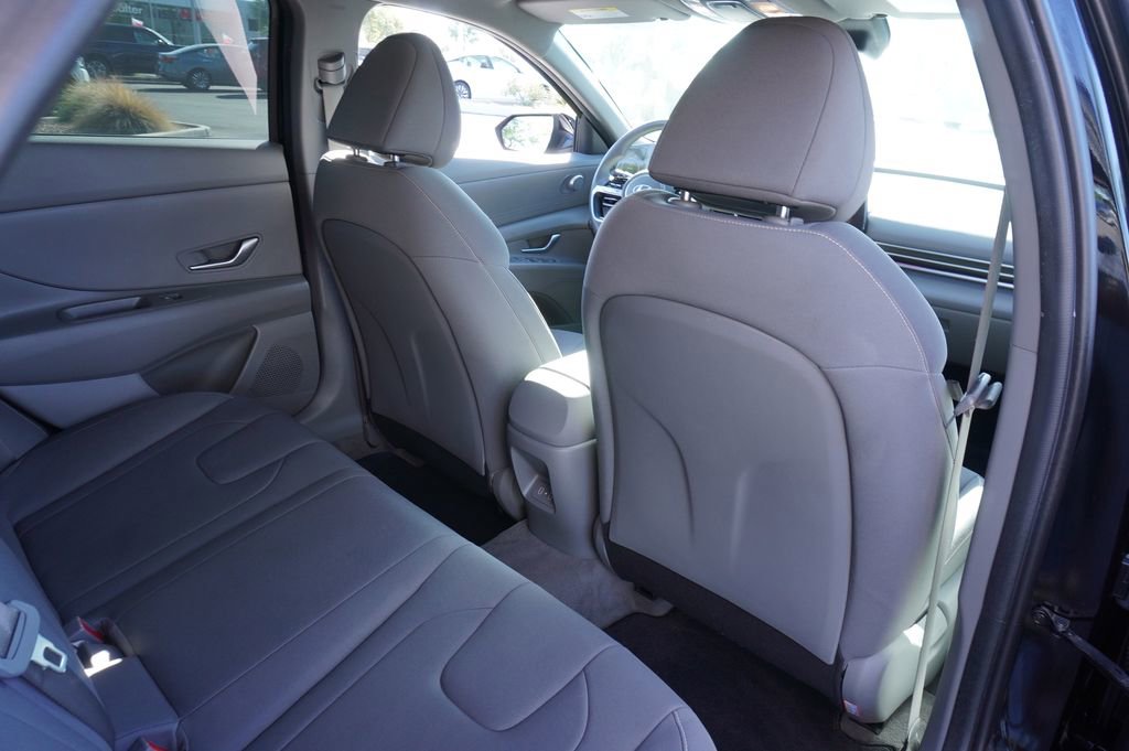 Used 2024 Hyundai Elantra SEL image 10