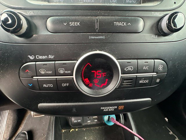 Used 2017 Kia Soul + FWD image 20