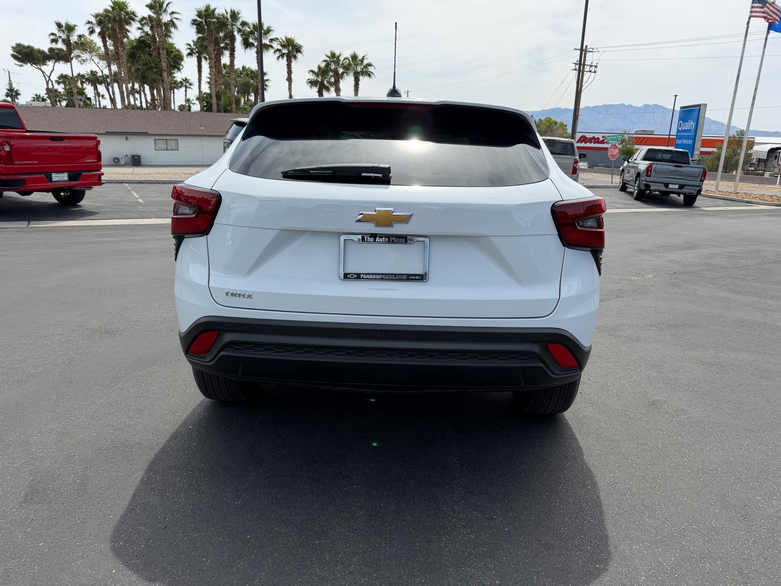 Used 2024 Chevrolet Trax LS w/ LS Convenience Package image 4