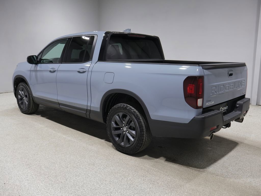 Used 2025 Honda Ridgeline Sport image 5