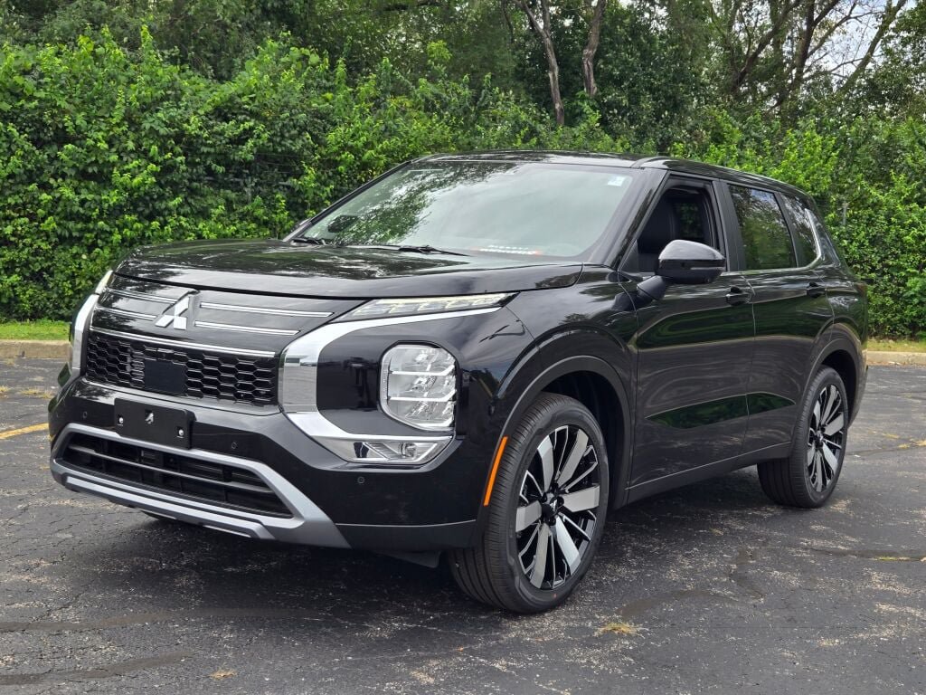New 2026 Mitsubishi Outlander SE AWD/4WD image 3