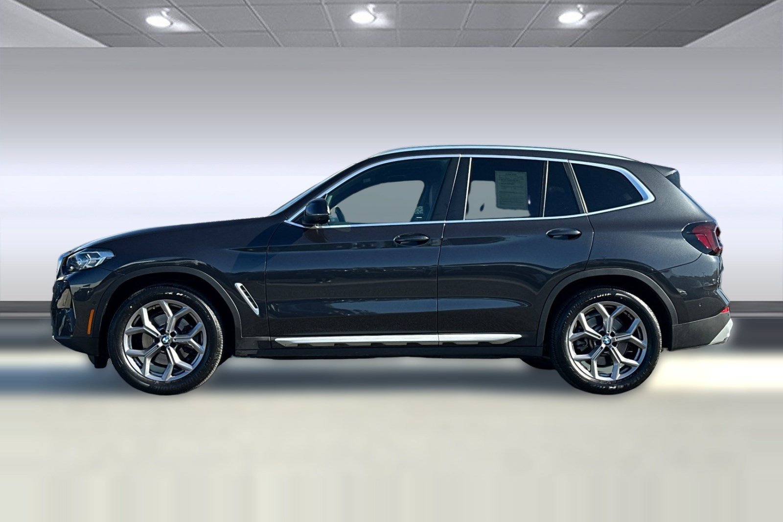 Certified 2024 BMW X3 xDrive30i w/ Convenience Package AWD/4WD image 2