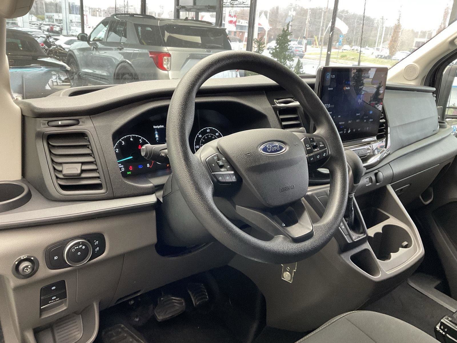 Used 2023 Ford Transit 350 XLT image 8