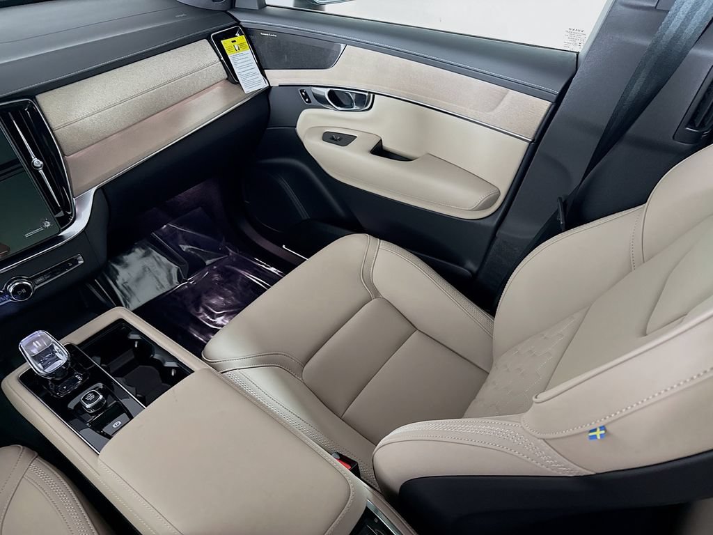 New 2026 Volvo XC90 T8 Plus w/ Protection Package Premier AWD/4WD image 25
