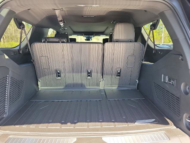 New 2026 GMC Yukon XL AT4 Ultimate w/ LPO, Floor Liner Package image 8