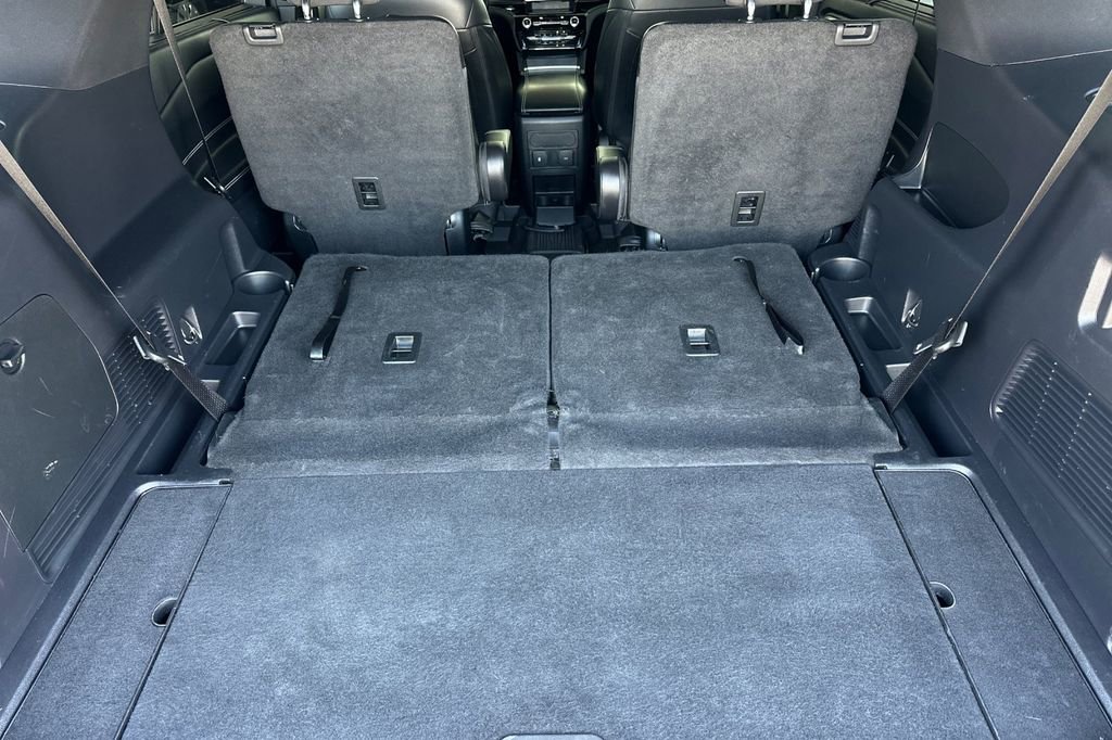 Used 2022 Ford Explorer ST w/ ST Street Pack image 19