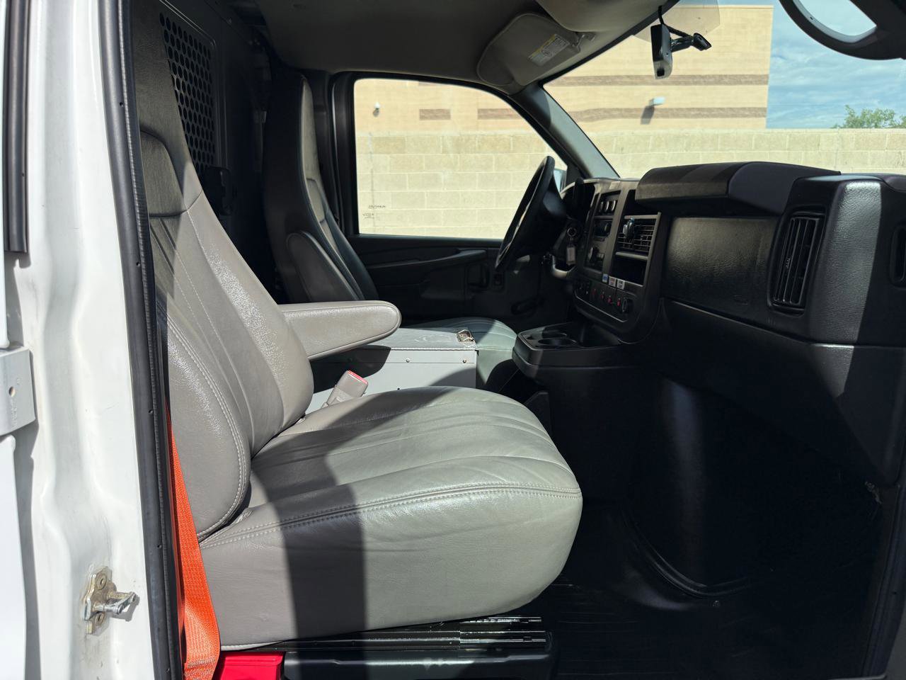 Used 2013 Chevrolet Express 2500 image 18