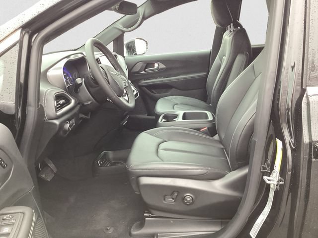 New 2026 Chrysler Pacifica Select AWD/4WD image 10