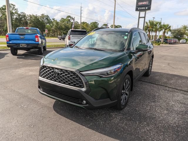 Used 2023 Toyota Corolla Cross XLE w/ Convenience Package FWD image 3