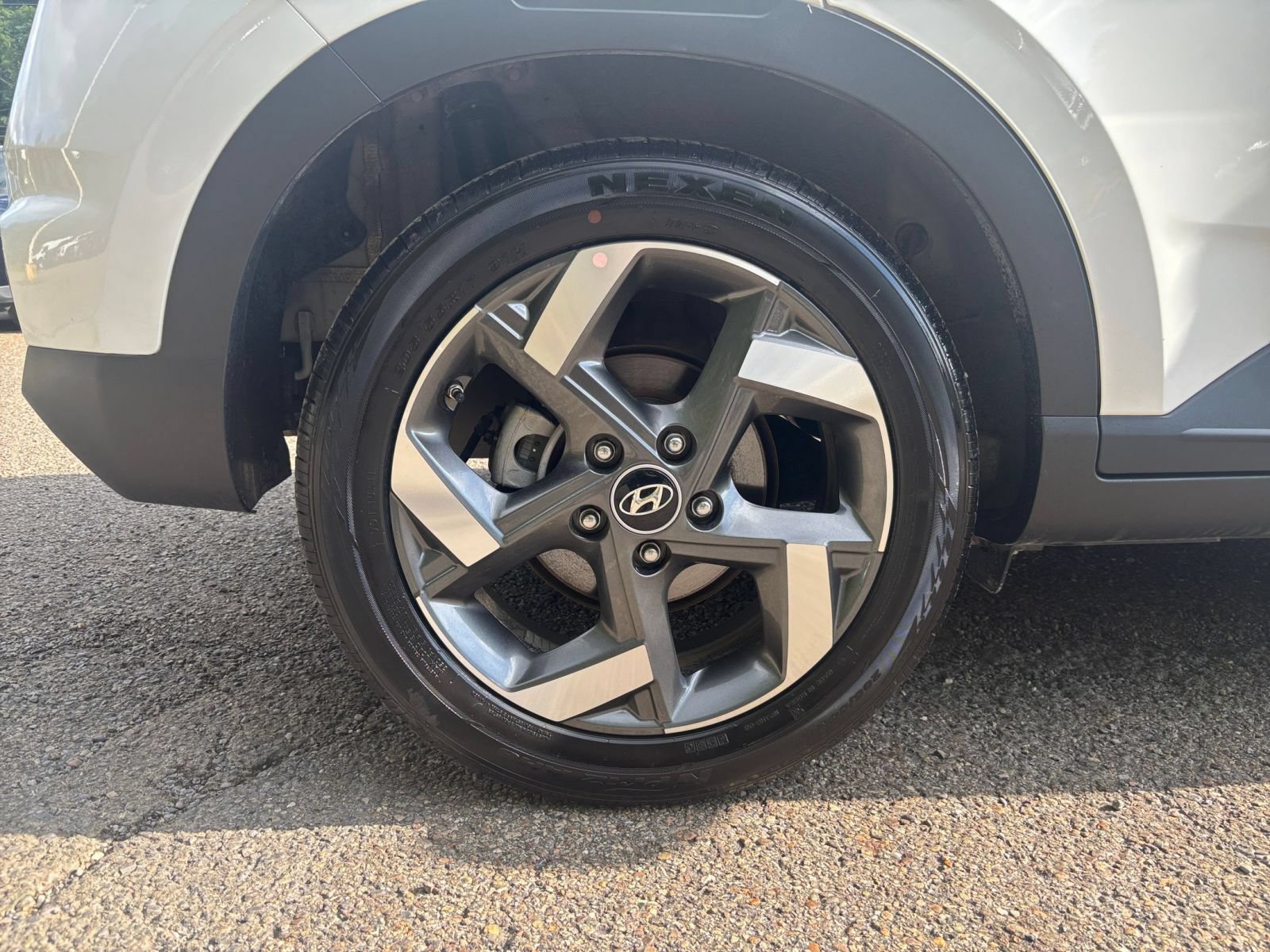 Used 2026 Hyundai Venue SEL FWD image 29