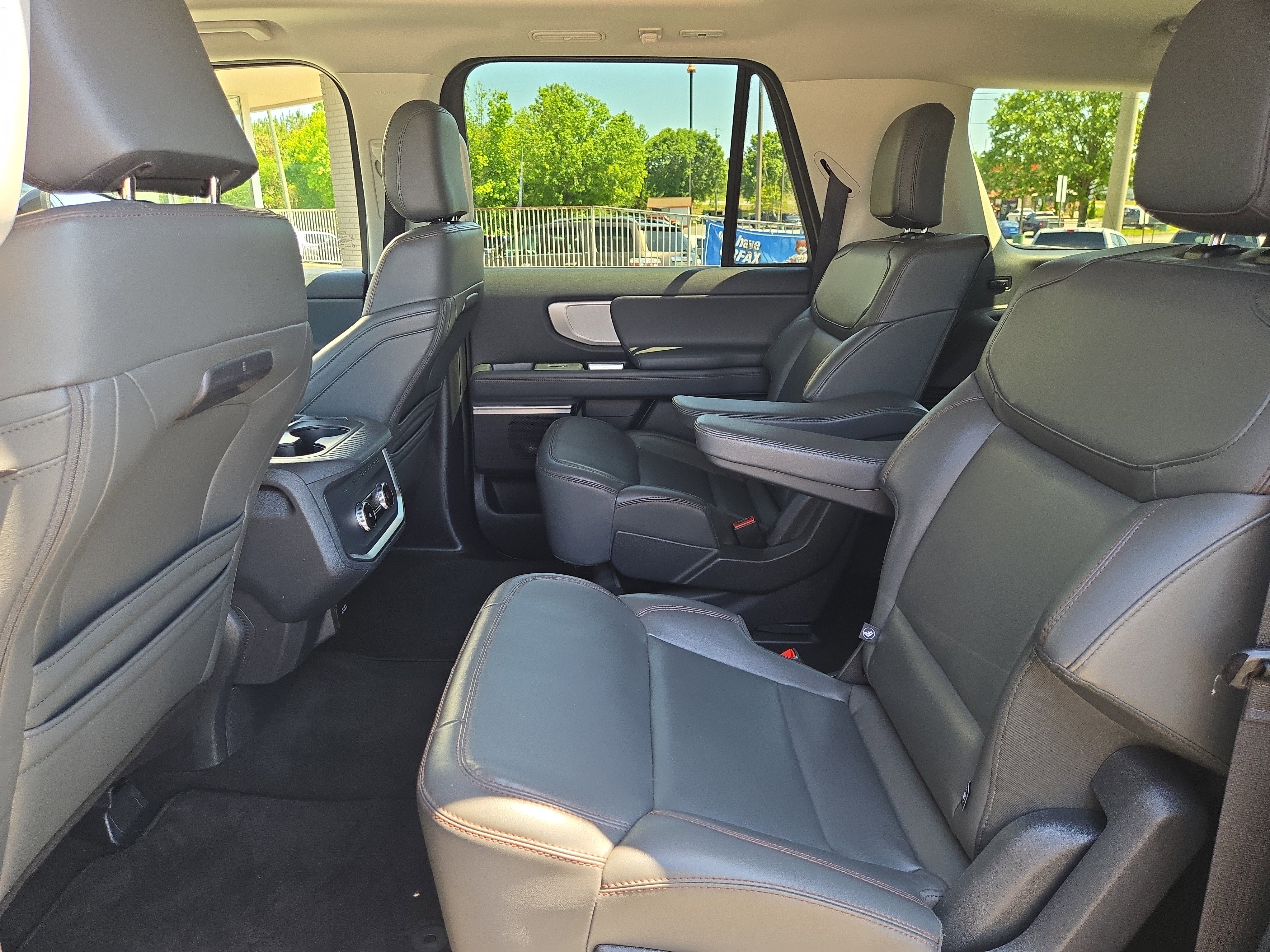 Used 2025 Ford Expedition Max Active AWD/4WD image 17