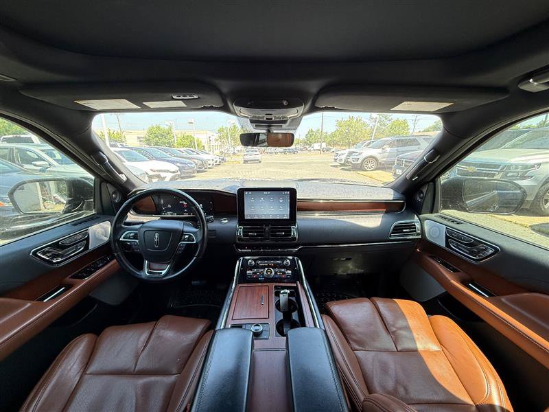 Used 2020 Lincoln Navigator Reserve w/ Luxury Package RWD image 32