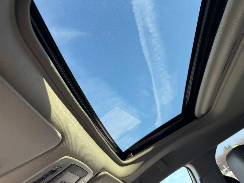 Used 2021 Toyota Sienna XLE image 32