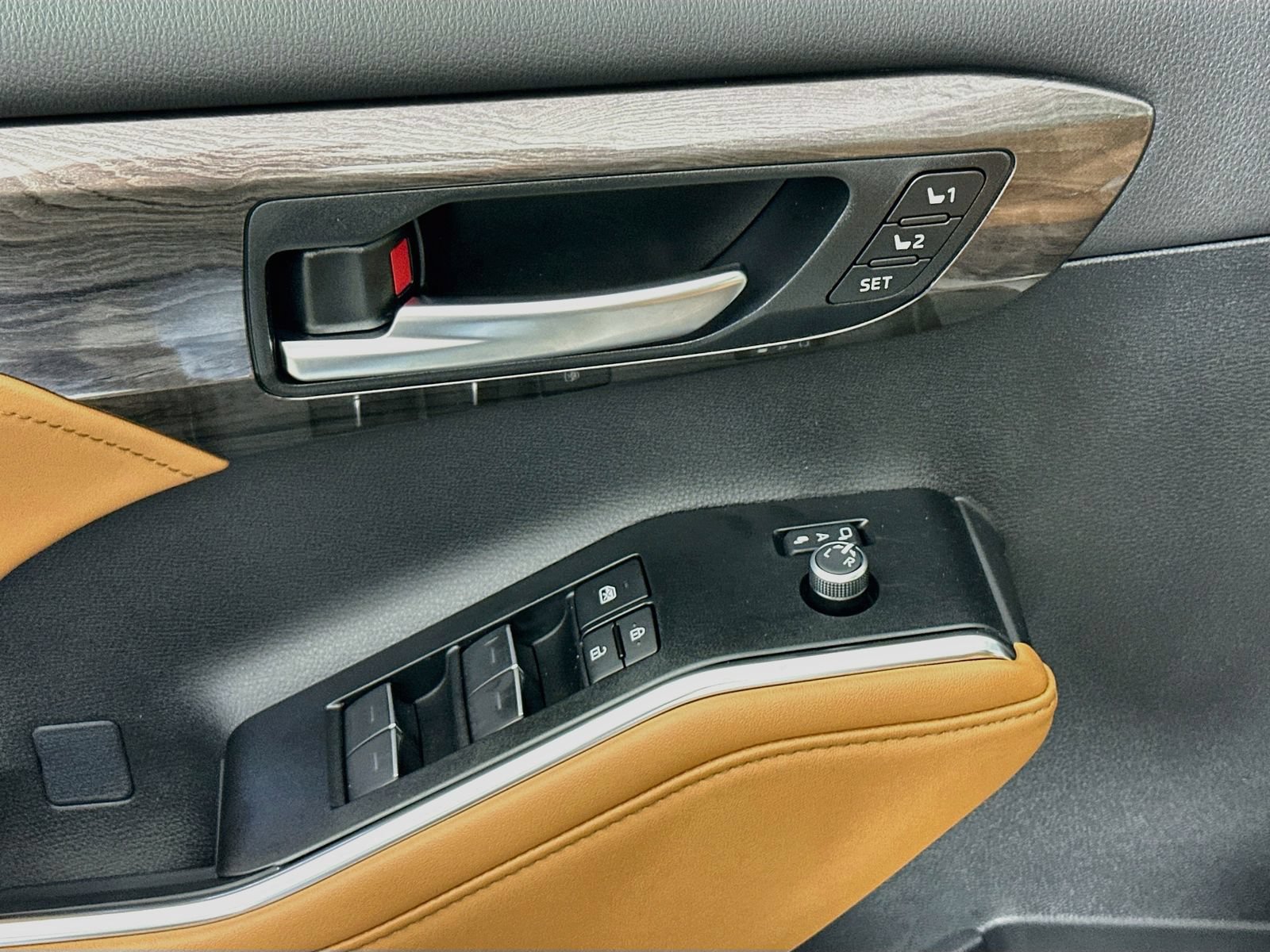 New 2026 Toyota Highlander Platinum AWD/4WD image 18