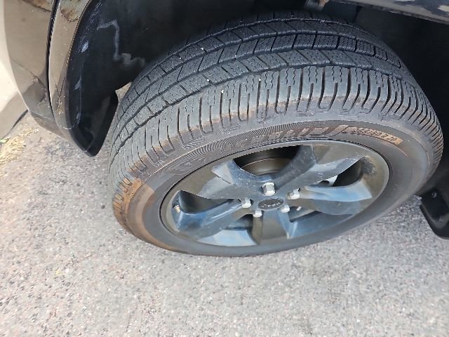 Used 2015 Jeep Grand Cherokee Altitude AWD/4WD image 9