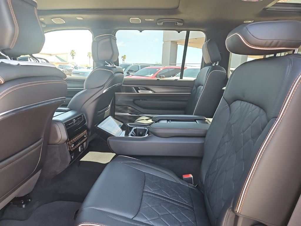 New 2026 Jeep Grand Wagoneer L Summit AWD/4WD image 21