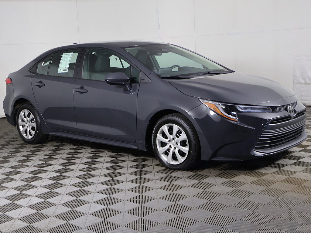 Used 2024 Toyota Corolla LE FWD image 3