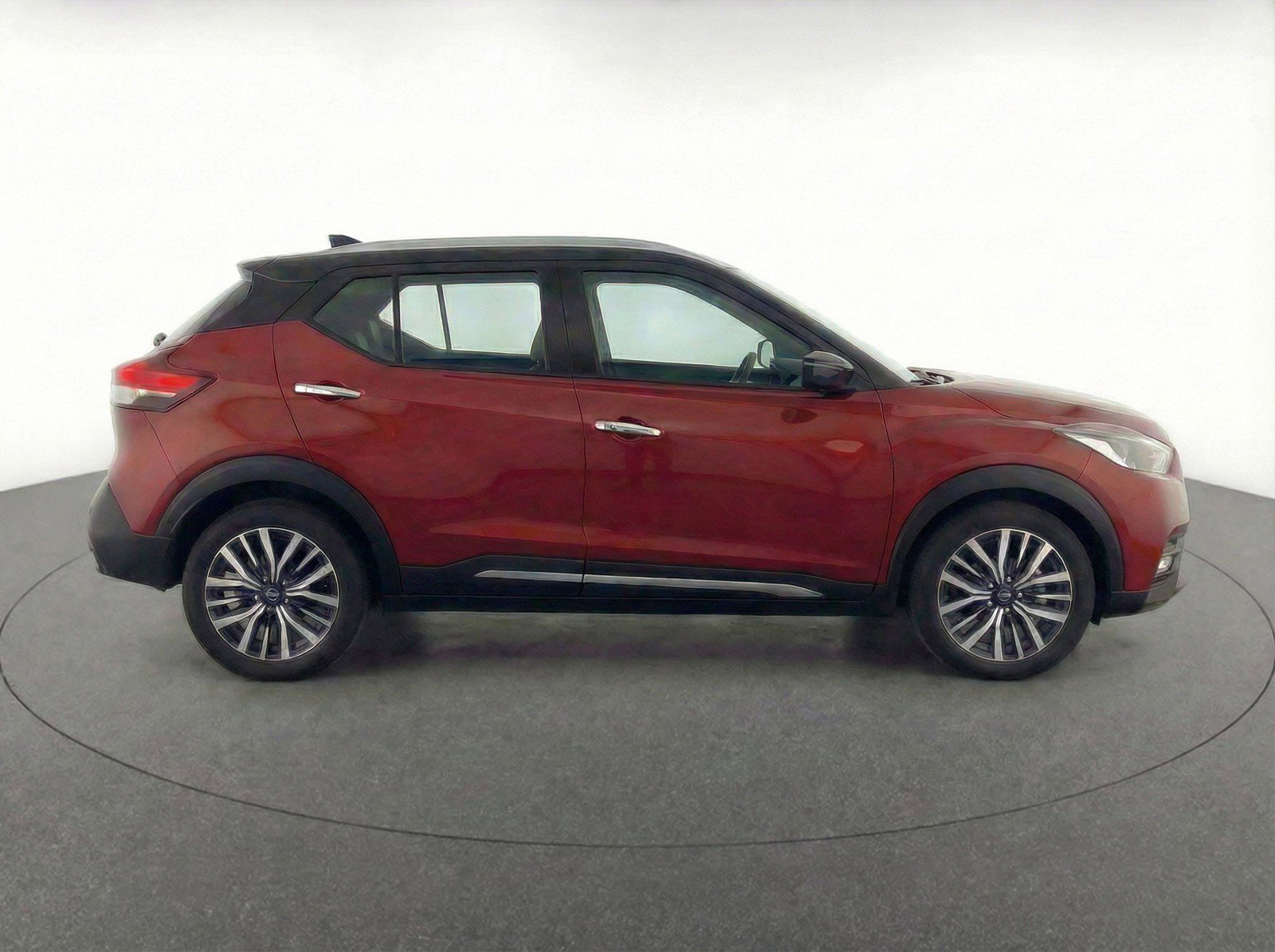 Used 2024 Nissan Kicks SV image 11