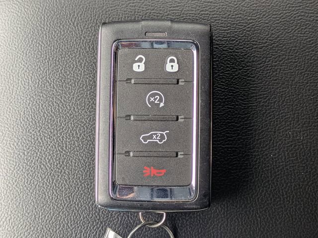 Used 2024 Jeep Grand Cherokee L Limited w/ Black Appearance Package image 31