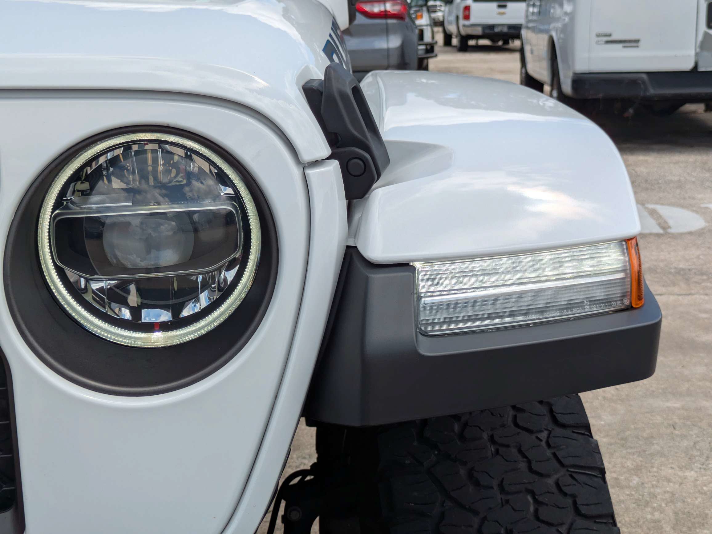 Used 2022 Jeep Wrangler Unlimited Rubicon 4xe AWD/4WD image 29