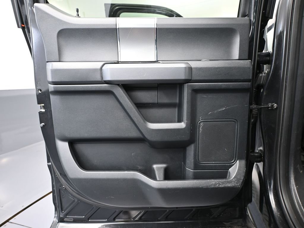 Used 2015 Ford F150 XLT w/ Equipment Group 302A Luxury image 39