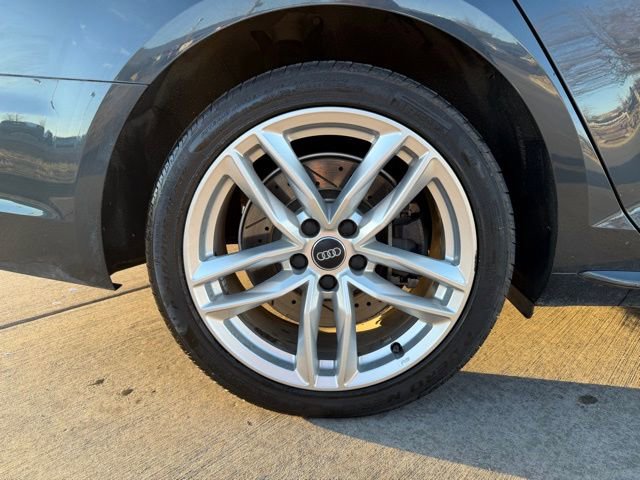 Used 2017 Audi A4 2.0T Premium w/ Convenience Package image 31