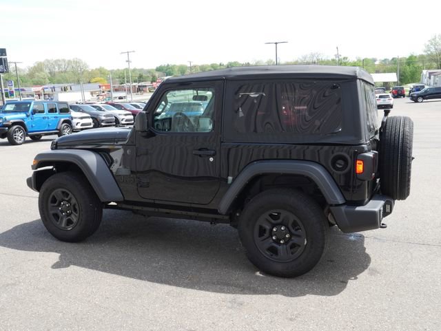 Used 2025 Jeep Wrangler Sport AWD/4WD image 7