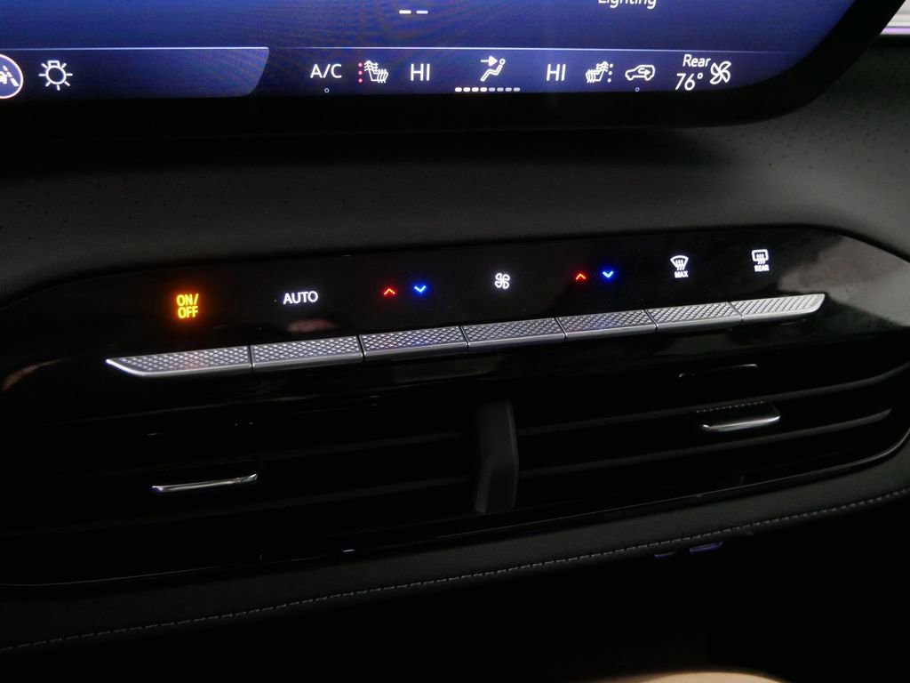 Used 2025 Buick Enclave Avenir w/ Trailering Package, 5000 lbs. image 28