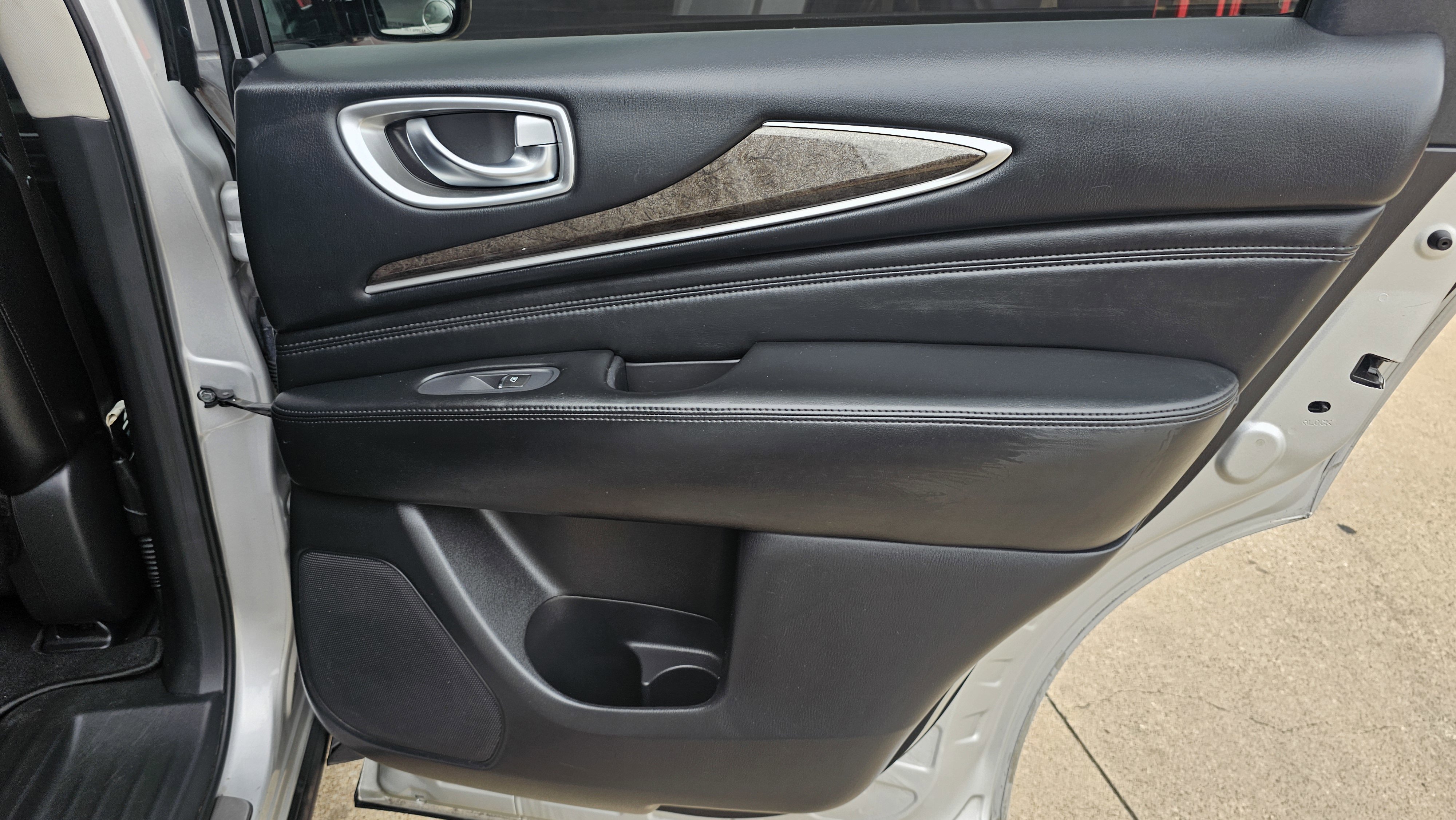 Used 2014 INFINITI QX60 AWD w/ Premium Plus Package image 31