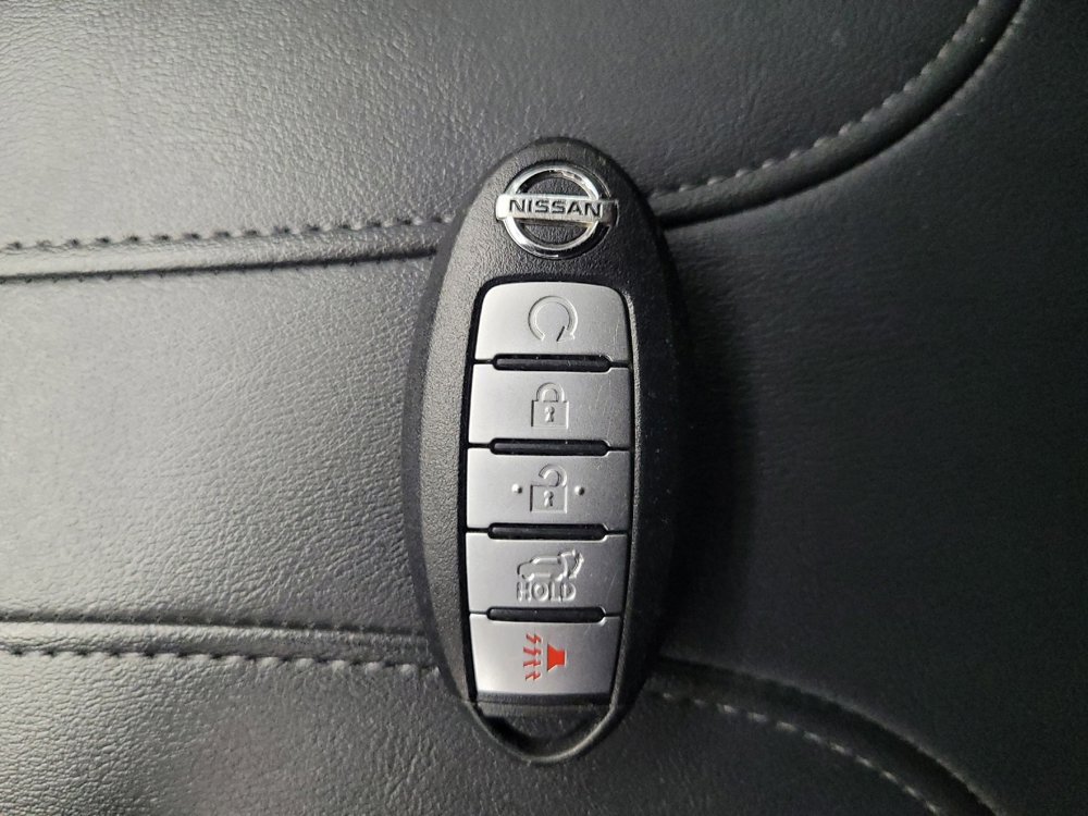 Used 2018 Nissan Rogue SV image 32